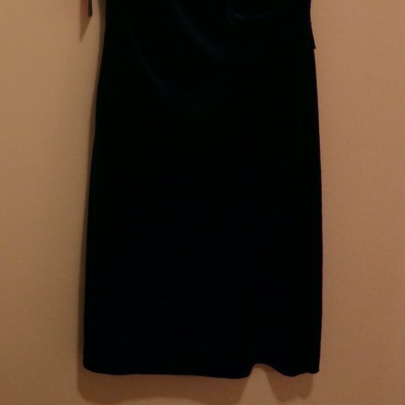 Vince Camuto Velvet Mid-Length Dress - Picture 4 of 5